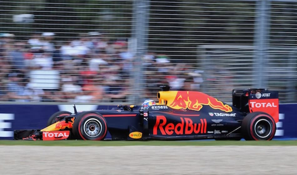 Red Bull cogitou desenvolver seu próprio motor