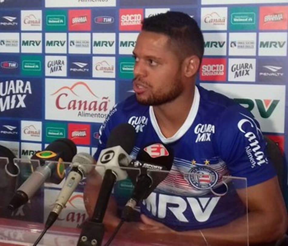 Mesmo com time misto, lateral diz que meta do Bahia é liderança