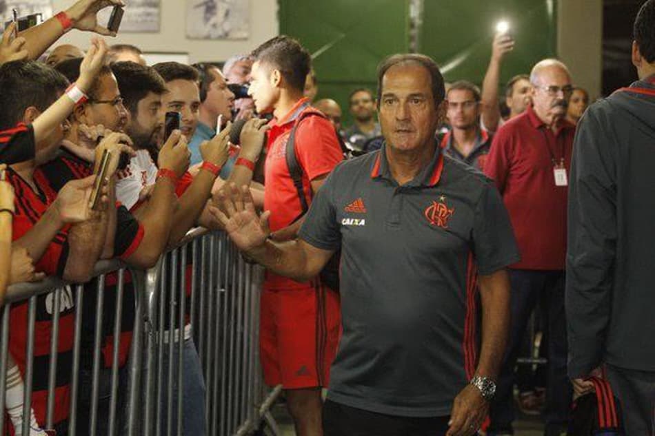 AGORA! Acompanhe o climão do duelo entre Flamengo x Atlético-PR