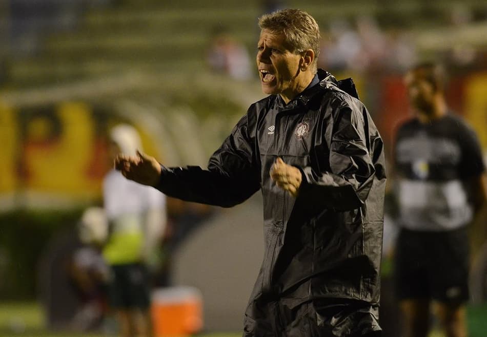 Em alta no Atlético-PR, Paulo Autuori recusa proposta da Arábia Saudita