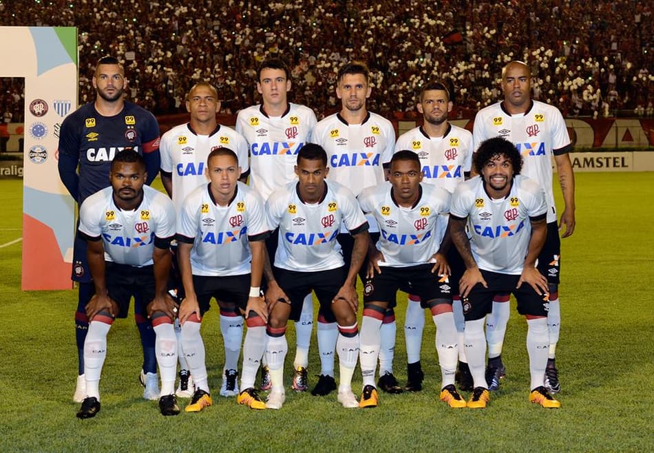 Atlético-PR rechaça emboscada de organizada antes de jogo contra Fla e promete punições