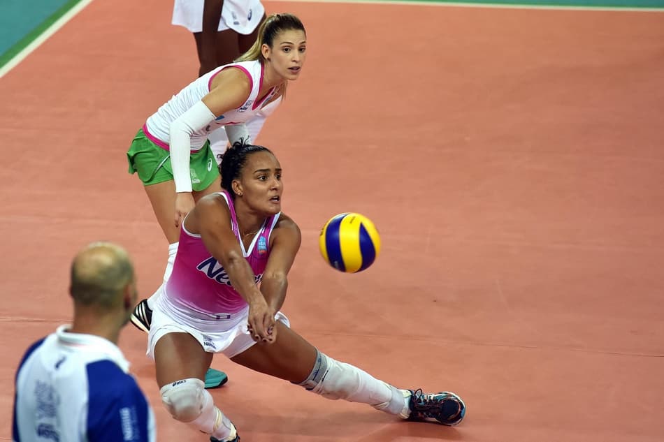 Ivna espera fazer ‘jogo da carreira’ por vaga na final da Superliga