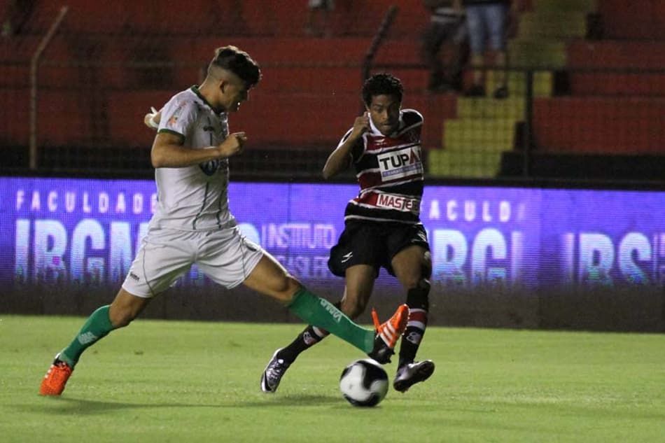 Santa Cruz e América-PE empatam na Ilha do Retiro pelo Estadual