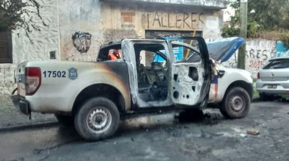 Jogo da Série C da Argentina suspenso após tiros e incêndio