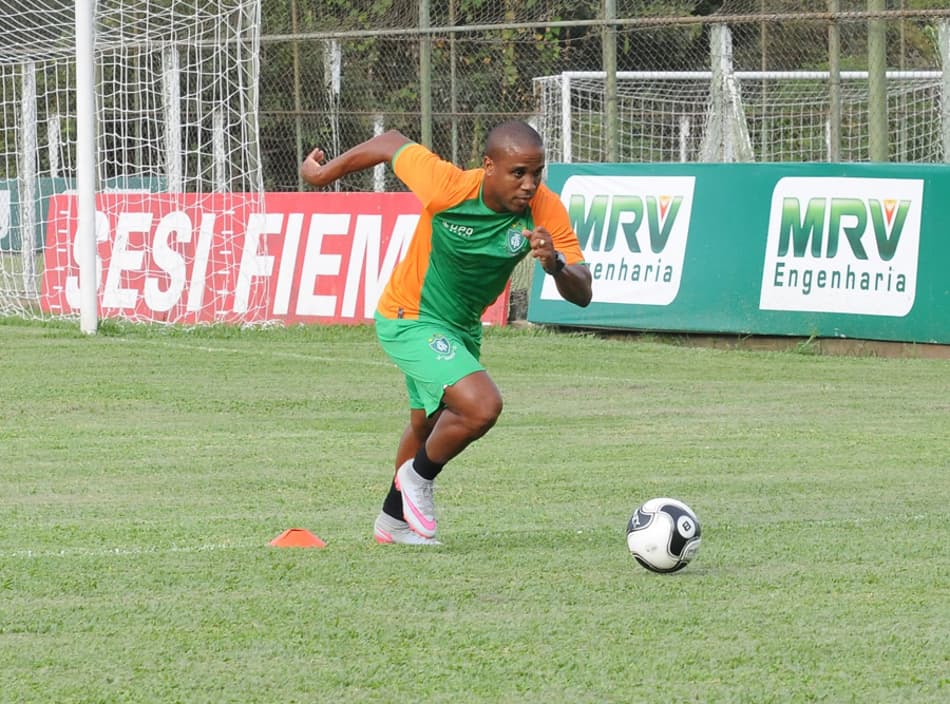 Antes de assinar, Borges passa por exames físicos no América-MG