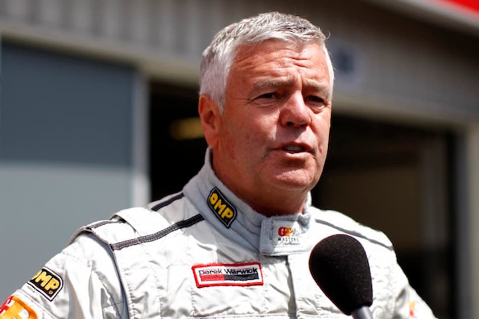 “Alguns pilotos se ofereceram para Bernie, uma hora depois da morte de Elio”, afirmou Warwick