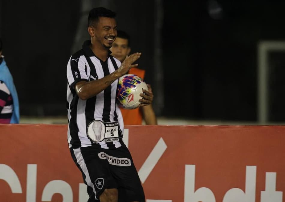 GALERIA: A vitória do Botafogo em imagens