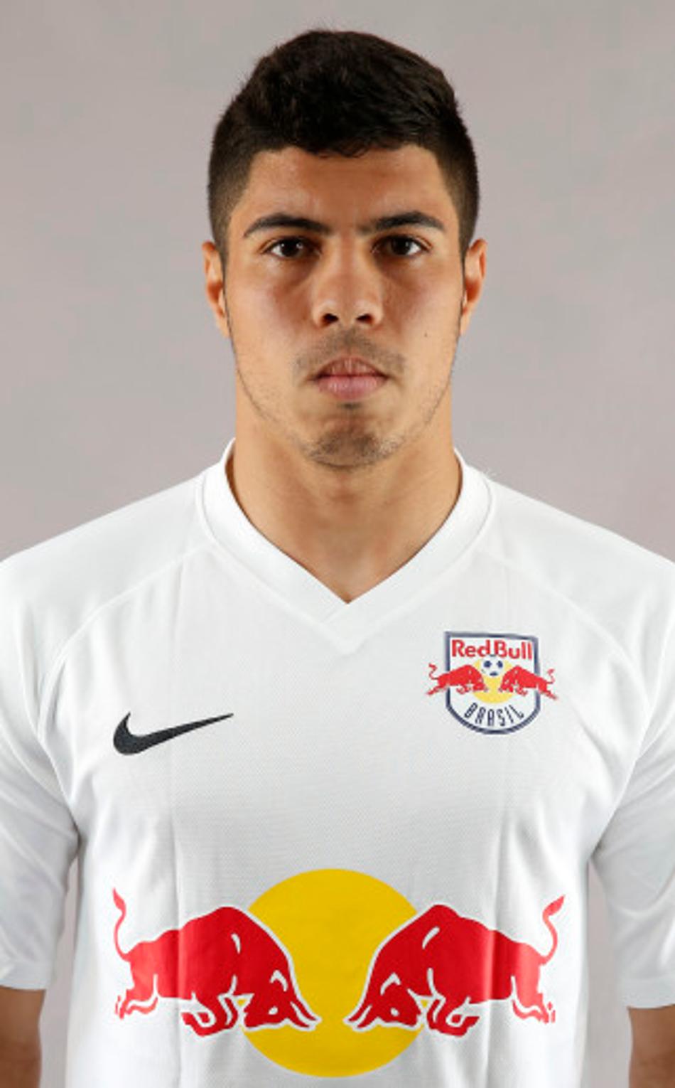 Técnico do RB Brasil terá três opções para vaga de Éverton Silva