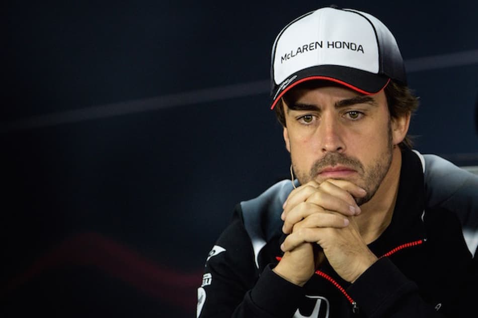 Pneumotórax e fraturas nas costelas impedem Alonso de correr
