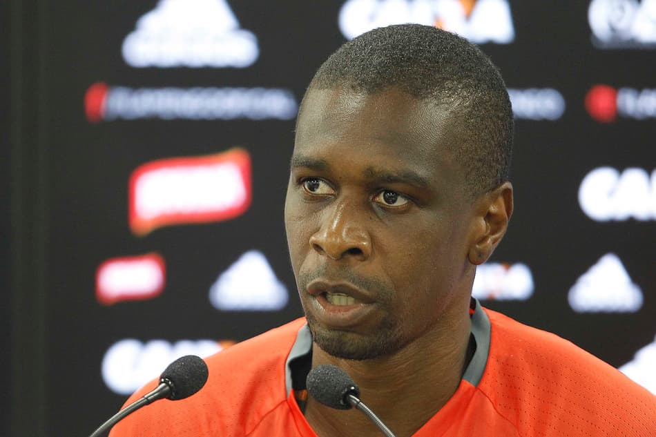 AGORA! Após treino, capitão Juan concede entrevista no Ninho do Urubu