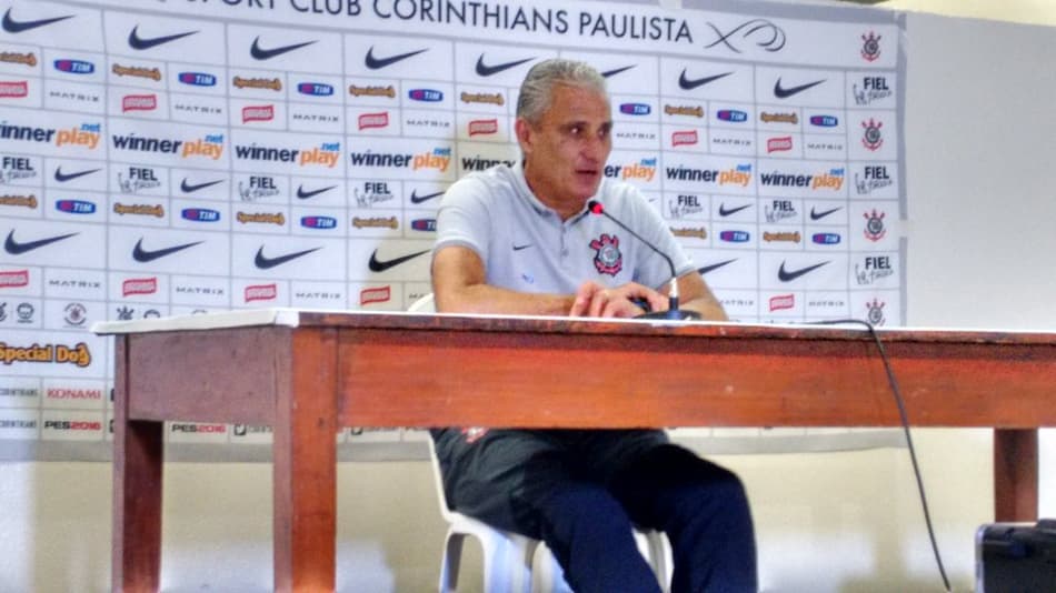 TEMPO REAL! Tite conversa com os jornalistas em Bogotá