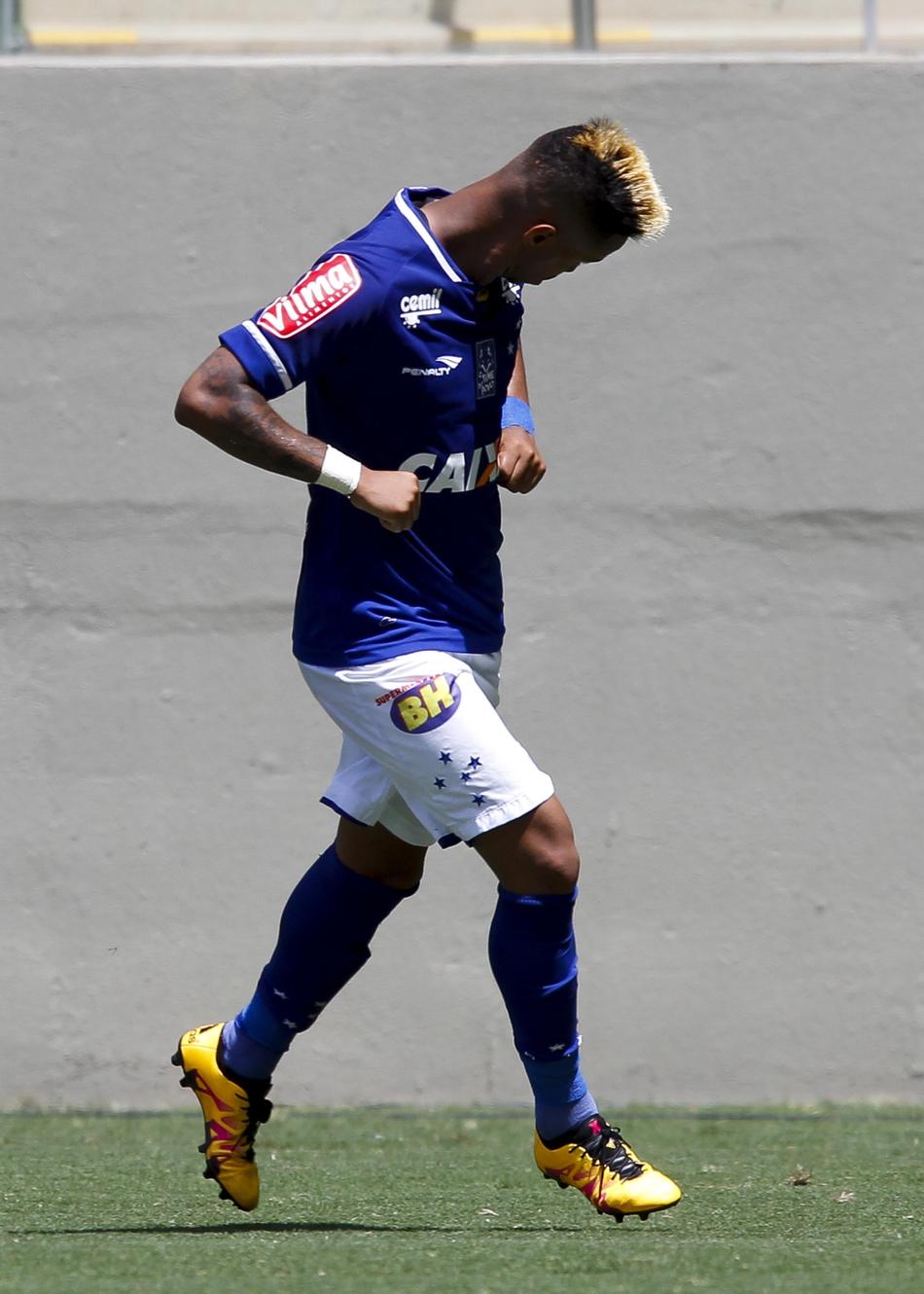 Deivid condena injúria racial a Rafael Silva: ‘Futebol está ficando chato’