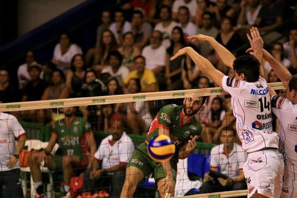 Vôlei Brasil Kirin vence o Funvic/Taubaté com cartão vermelho e está na decisão
