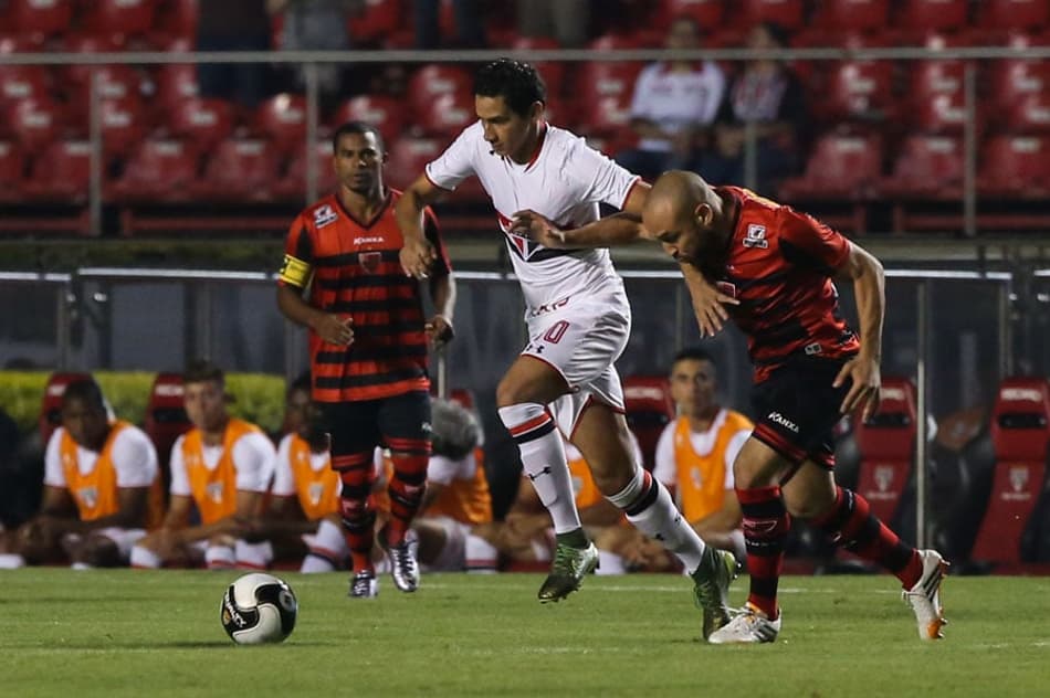 Oeste demite técnico e só comunica pouco antes de enfrentar o São Paulo