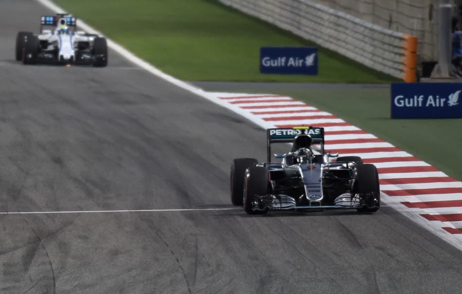 No Bahrain, Rosberg vence corrida com largada atribulada