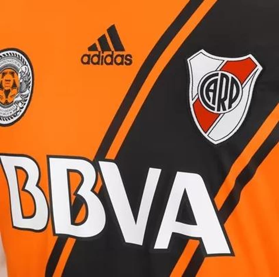 Edição limitada! River Plate lança uniforme na cor laranja