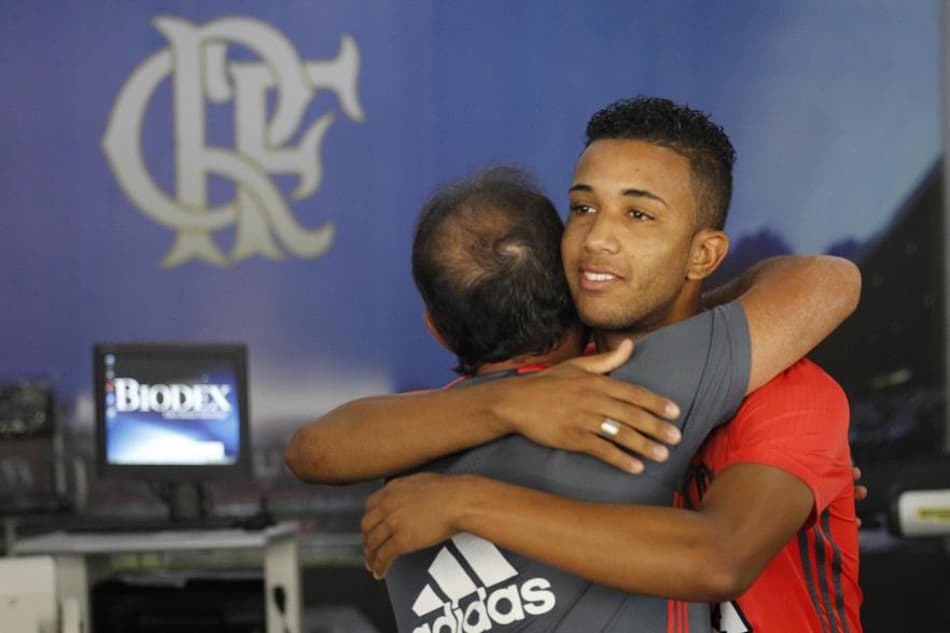 Jorge passa por reavaliação no Ninho e retoma trabalhos nesta quarta