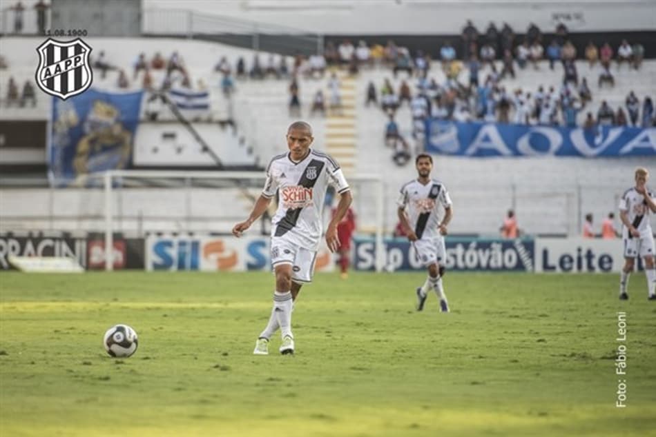 Nino Paraíba prevê jogo difícil da Ponte contra o Atlético-MG