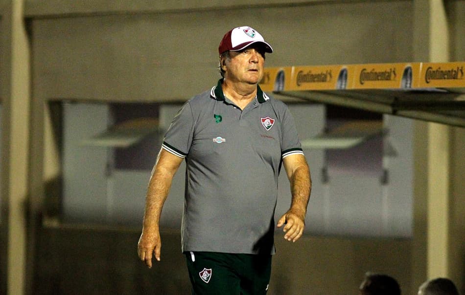 Invicto com o Fluminense, Levir Culpi minimiza fase e comemora vaga