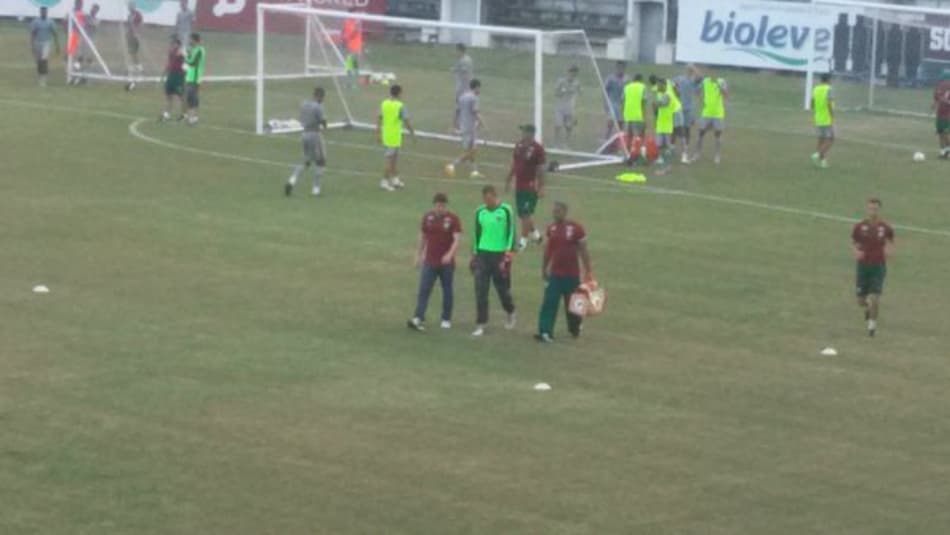 Cavalieri deixa o treino com dores, mas deve jogar no domingo