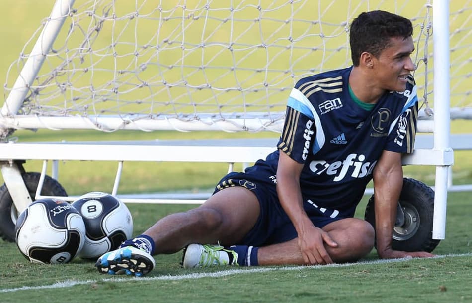 Palmeiras encerra preparação e relaciona 20 para pegar o Mogi