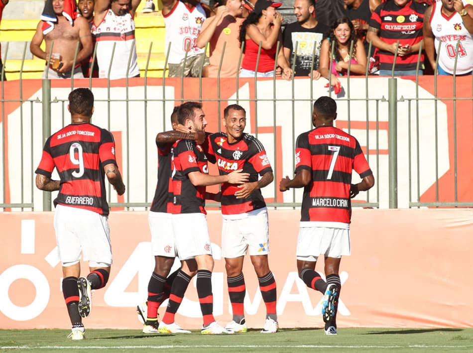 Pé calibrado de Mancuello vira arma do Flamengo para a temporada