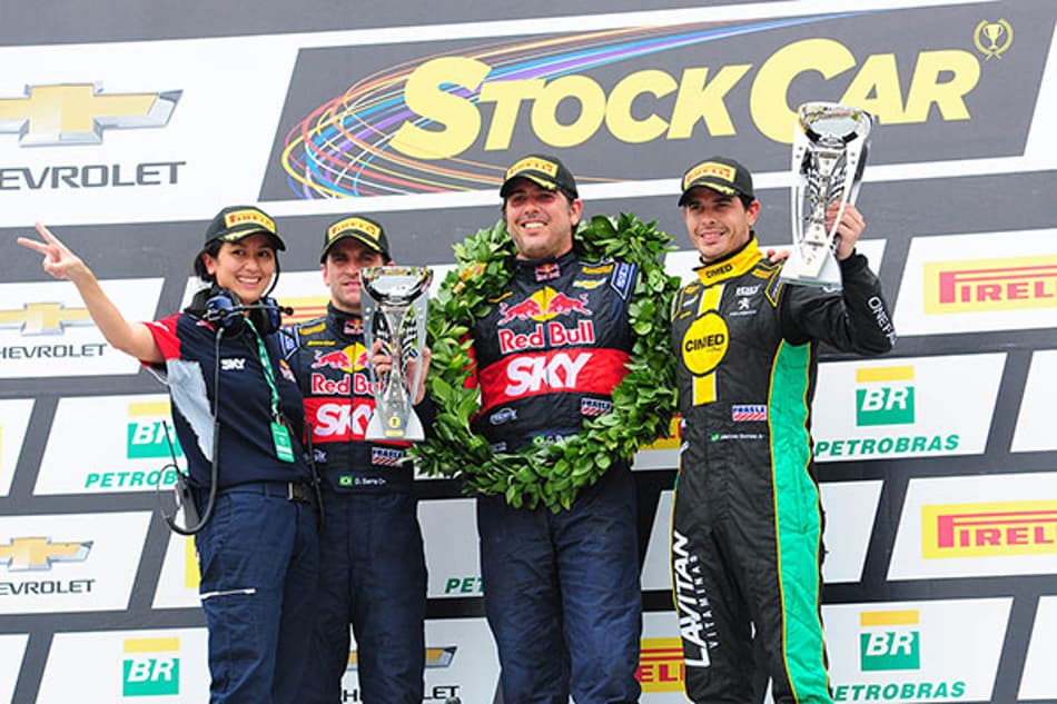 Stock Car: Domingo no Velopark – dia de Cacá Bueno e Diego Nunes