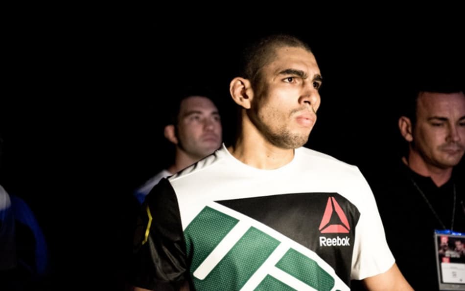Após luta morna, Lucas Mineiro vence Whiteford no UFC Croácia