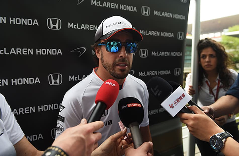 Alonso disputará primeiro treino e depois fará novos exames