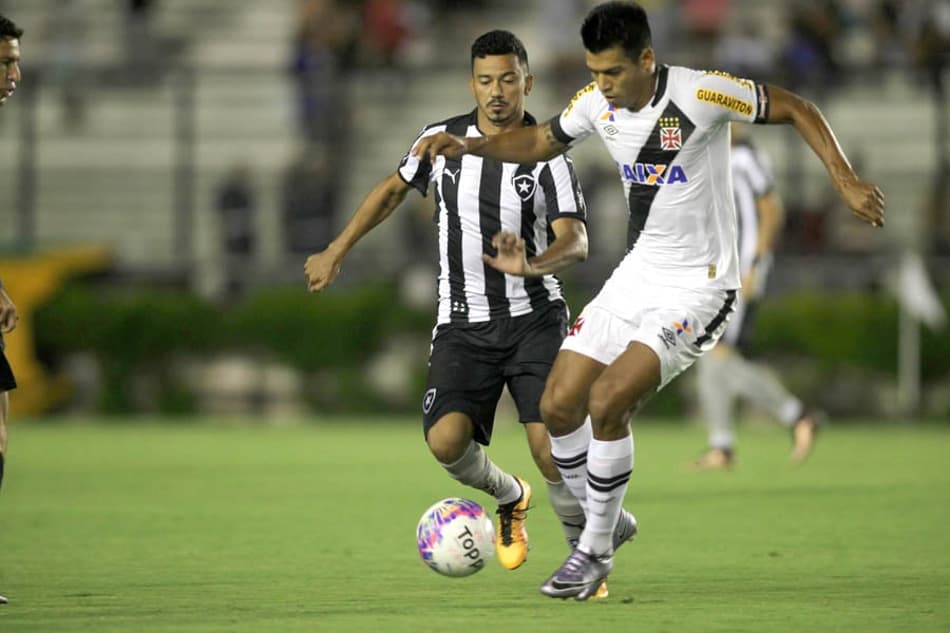 Mais de 14 mil ingressos vendidos para Botafogo e Vasco, no domingo