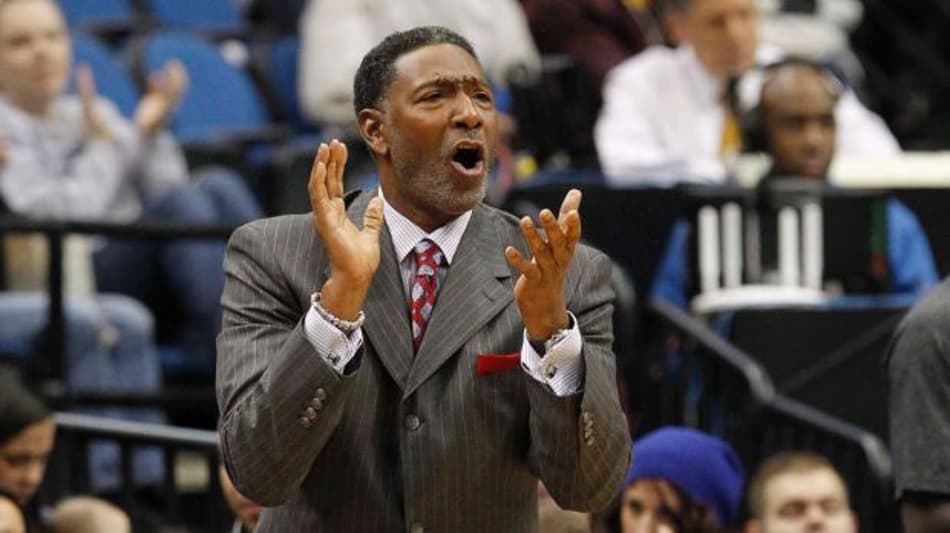 Minnesota Timberwolves dispensa técnico Sam Mitchell