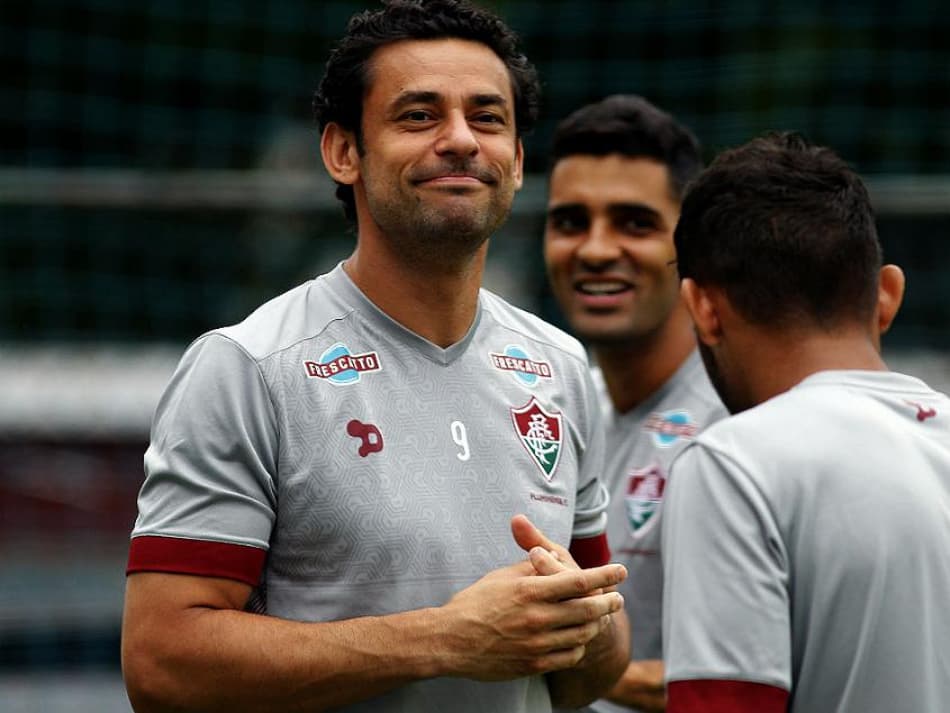Peter Siemsen anuncia que Fred está reintegrado ao elenco do Fluminense
