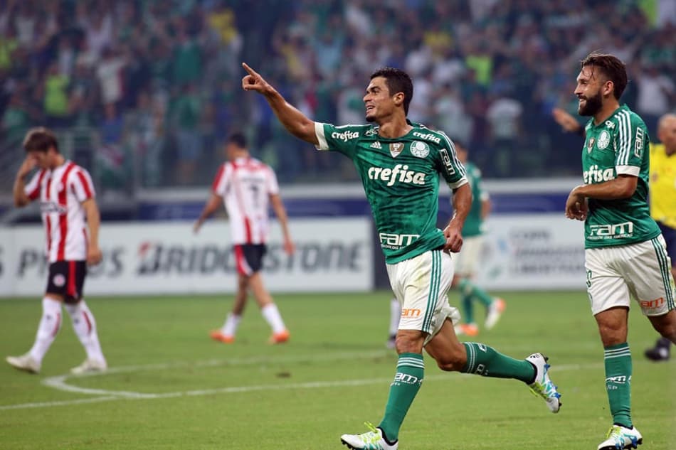 TEMPO REAL! Palmeiras recebe o River de olho em duelo no Uruguai