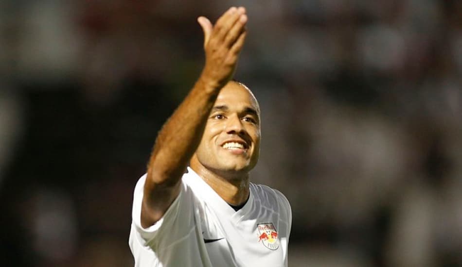 Artilheiro aos 31, Roger celebra ‘vida nova’ e quer manter fama de carrasco