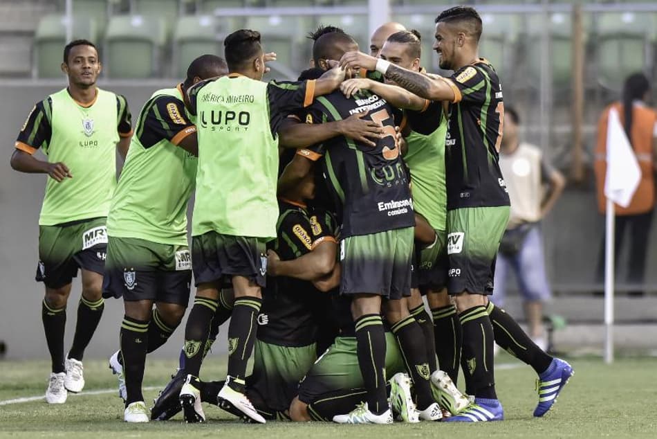 Cruzeiro se complica e perde invencibilidade para o América-MG