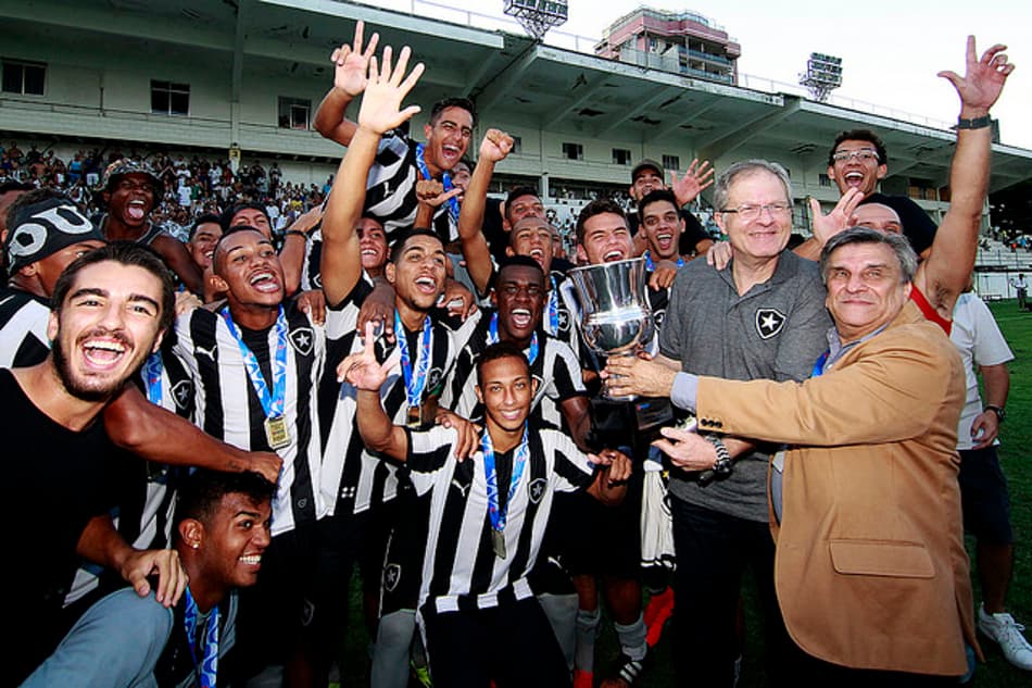 Botafogo vence o Flu nos pênaltis e conquista a Taça Guanabara Sub-20