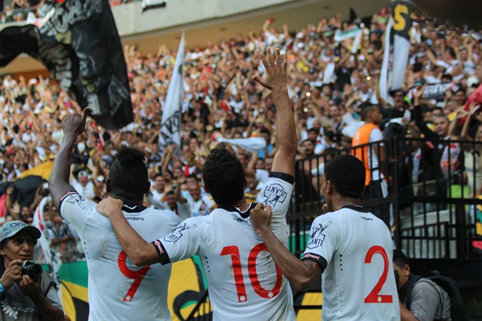 Riascos comemora gol e elenco do Vasco destaca união pelo título