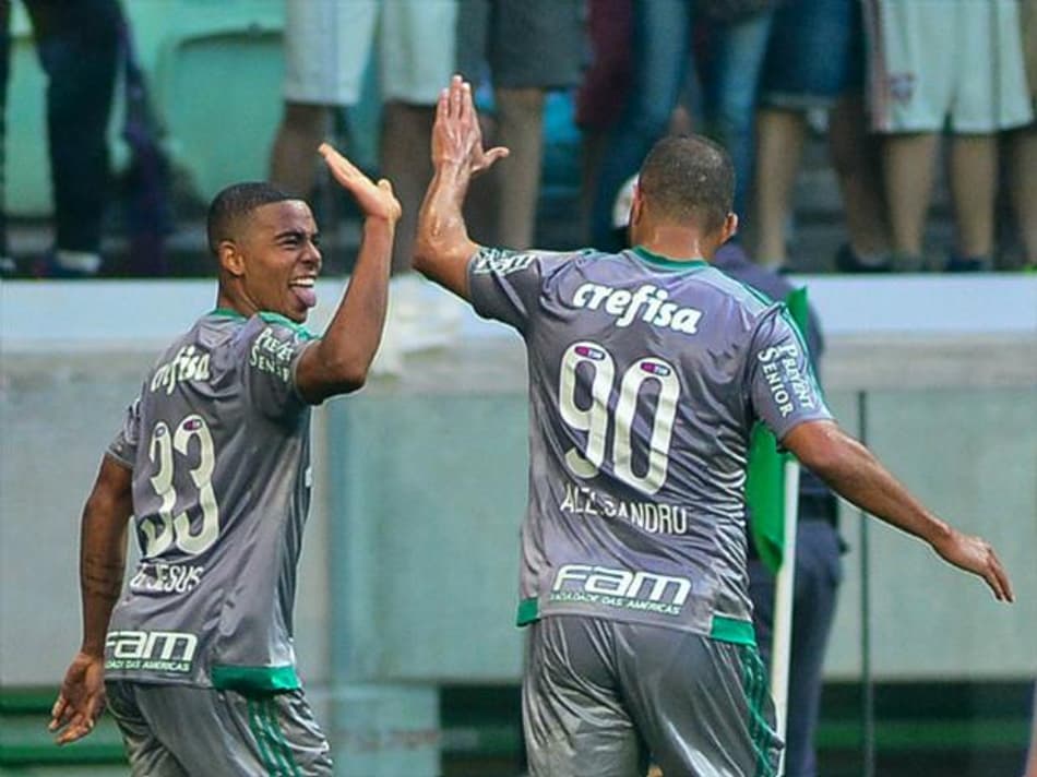 Dupla formada por Gabriel Jesus e Alecsandro é uma das mais eficientes do Brasil em 2016