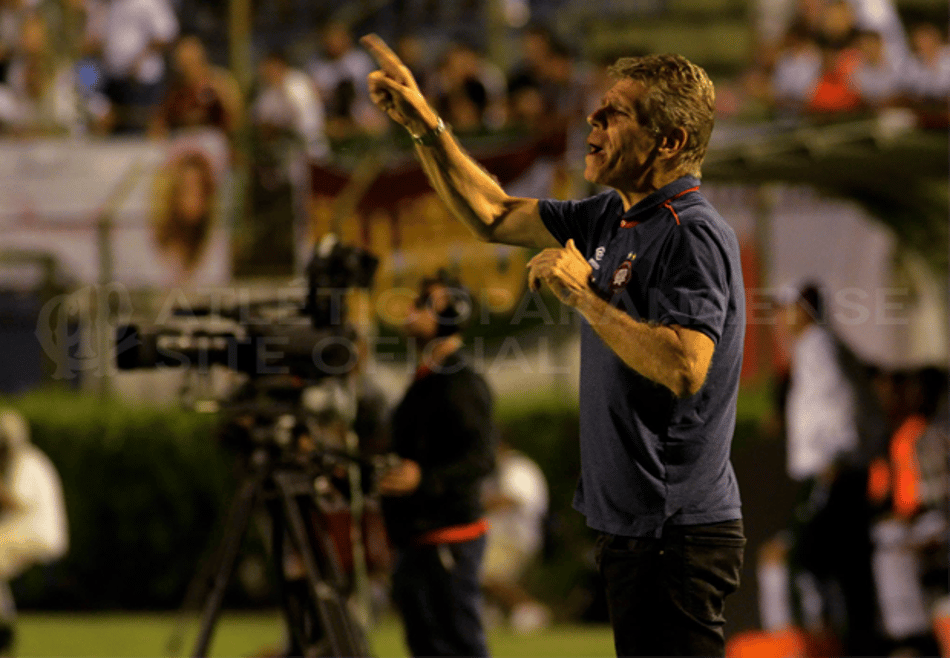 Autuori elogia a diretoria do São Paulo por ter mantido Bauza