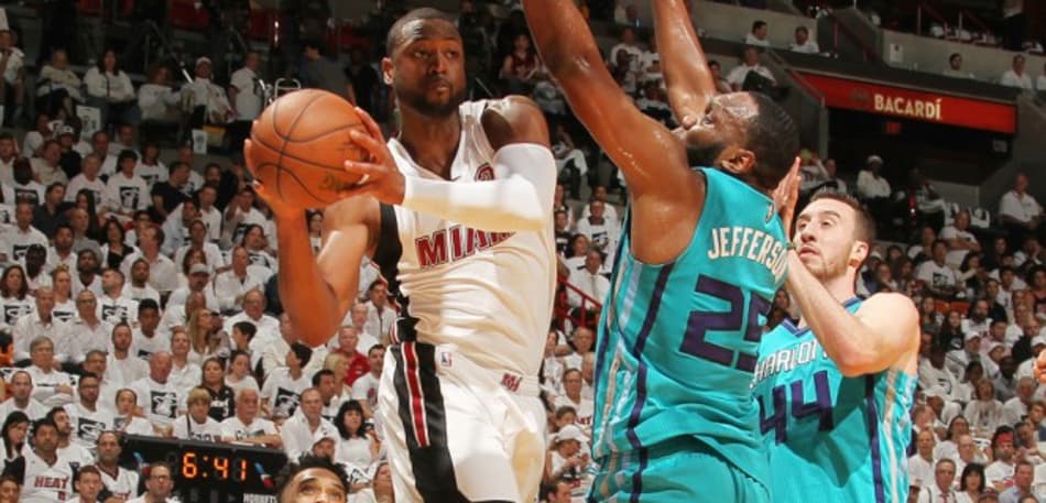 Liderado por Wade, Heat bate Hornets e abre 2 a 0 na série