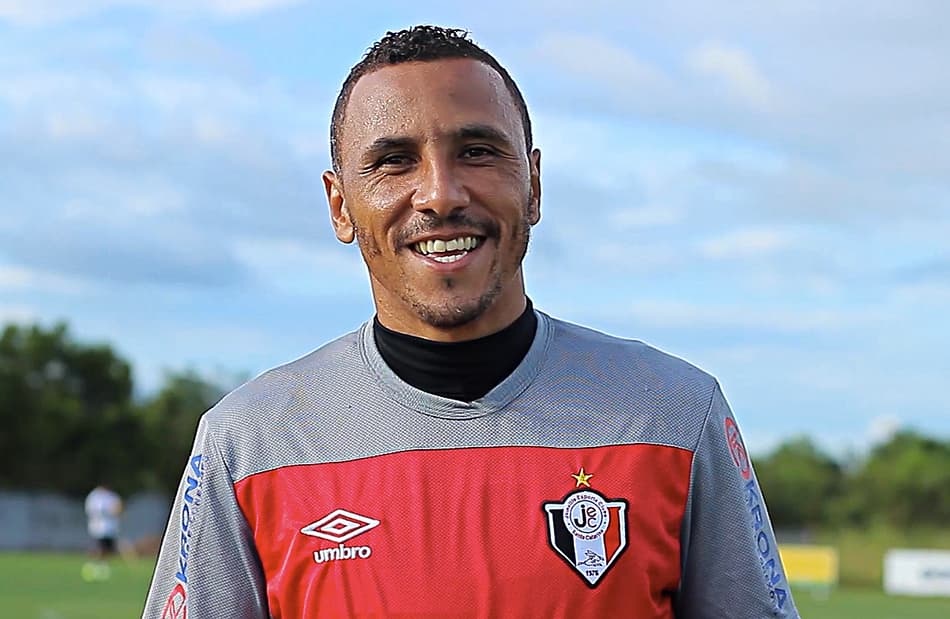 Goleiro Oliveira comemora retorno ao Joinville: 'Não pensei duas vezes'