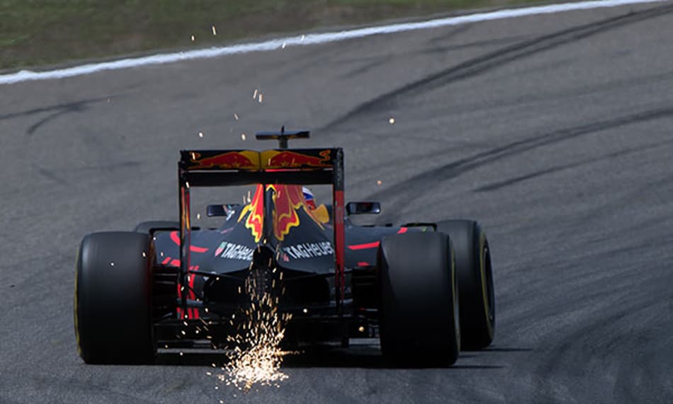 Rosberg mantém cautela sobre proximidade da Red Bull