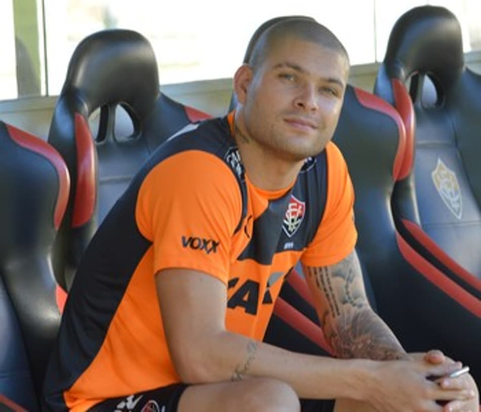 Guilherme Mattis estará fora do clássico com o Bahia na final do Estadual (Foto: Francisco Galvão/EC Vitória/ Divulgação)