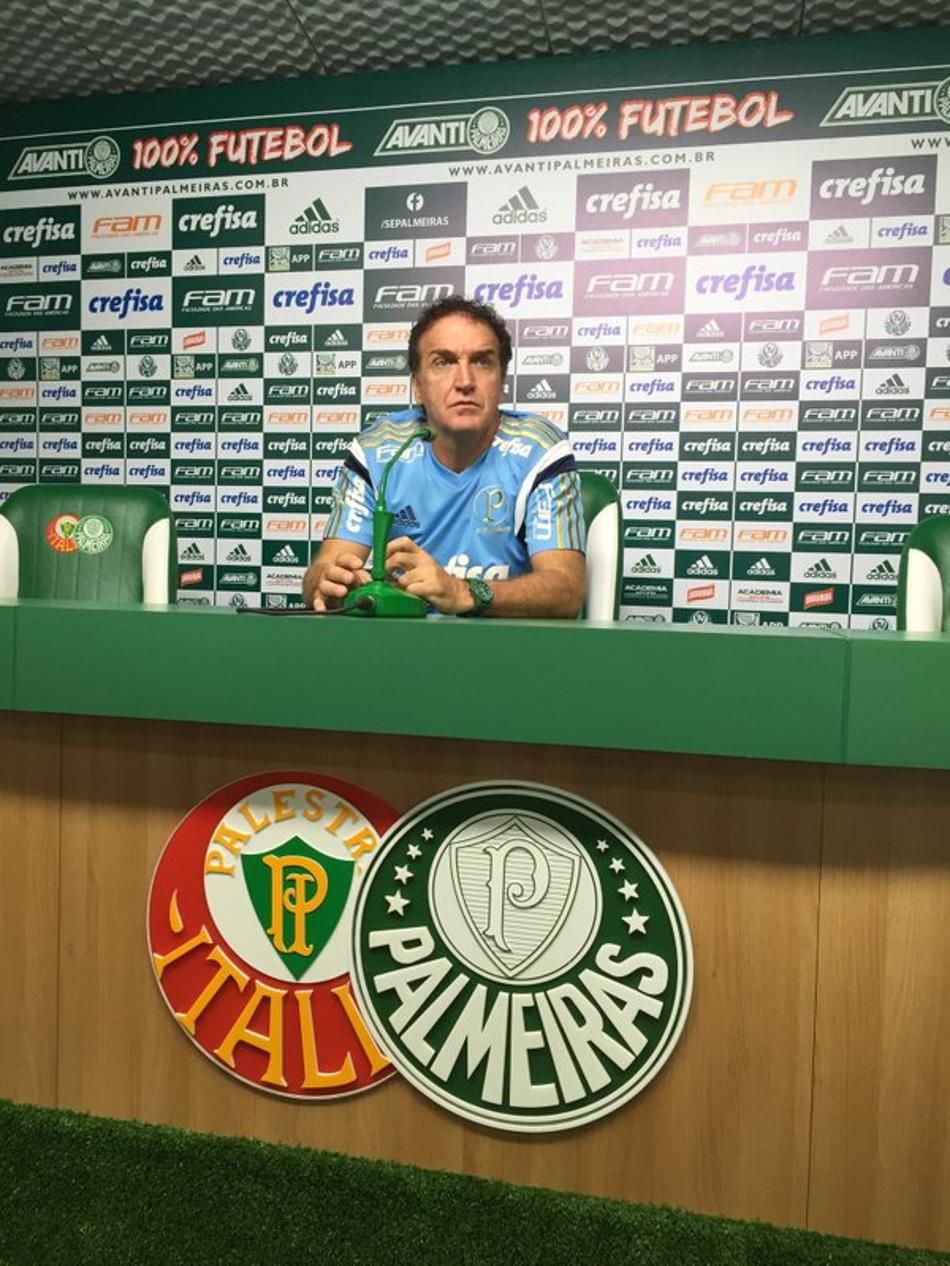 TEMPO REAL! Cuca conversa com a imprensa depois de treino do Verdão