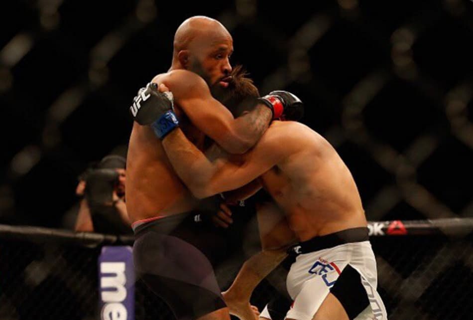 Johnson e mais três levam prêmio de R$ 188 mil por performance no UFC