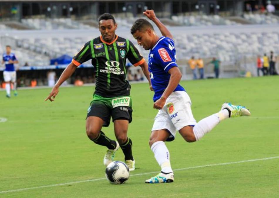ACOMPANHE! Cruzeiro tenta reverter vantagem do América-MG