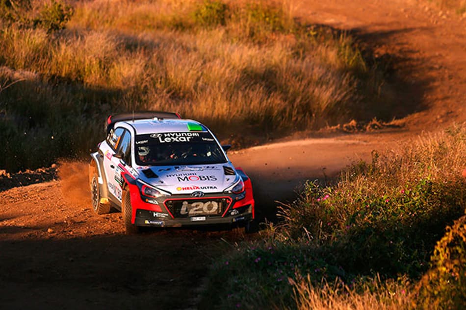 WRC: De Hyundai i20, Hayden Paddon vence o Rally da Argentina