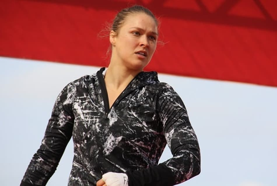 Ronda afirma que ainda sofre com perda da invencibilidade para Holm