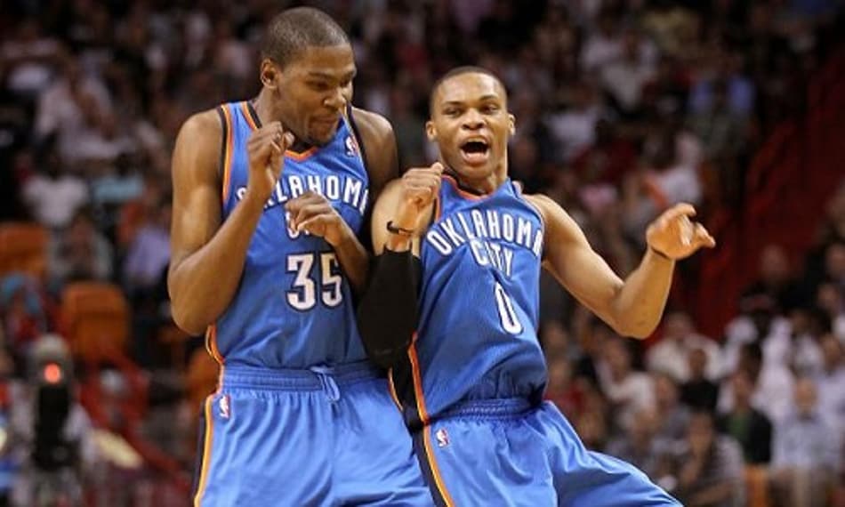 Comandado por Westbrook e Durant, Thunder bate Spurs fora de casa e iguala série