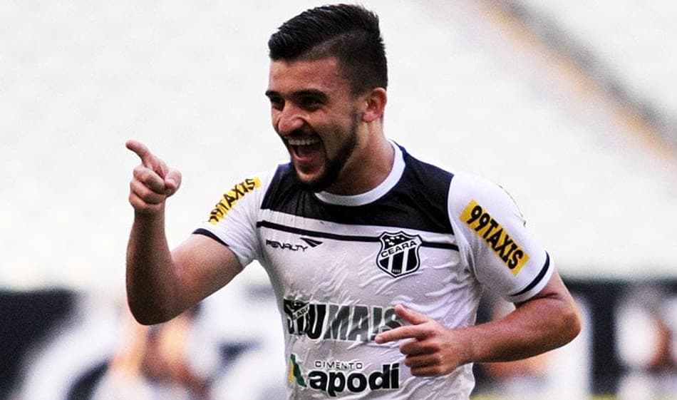 Novo reforço do Botafogo, Victor Luis foi um dos laterais que mais marcaram gols na Série B 2015